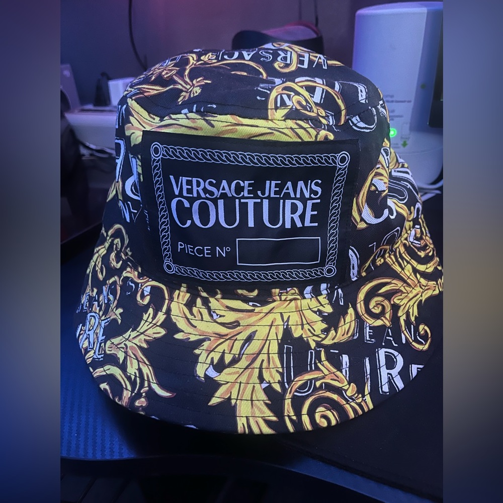 COPY - Versace bucket hat